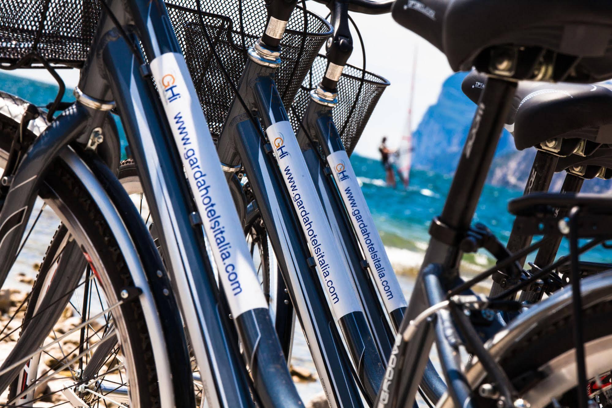 Hotel Lido Blu - Surf & Bike Torbole Sul Garda Ngoại thất bức ảnh
