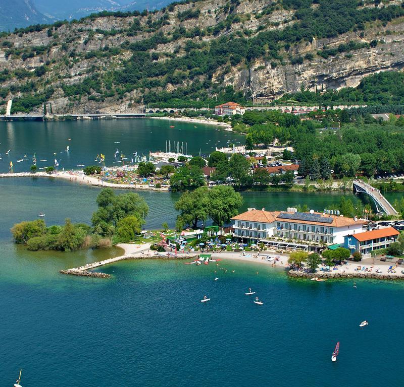 Hotel Lido Blu - Surf & Bike Torbole Sul Garda Ngoại thất bức ảnh