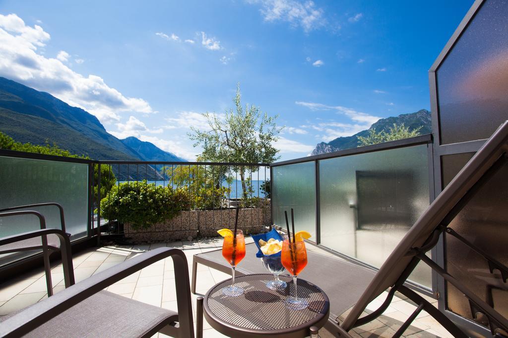 Hotel Lido Blu - Surf & Bike Torbole Sul Garda Ngoại thất bức ảnh