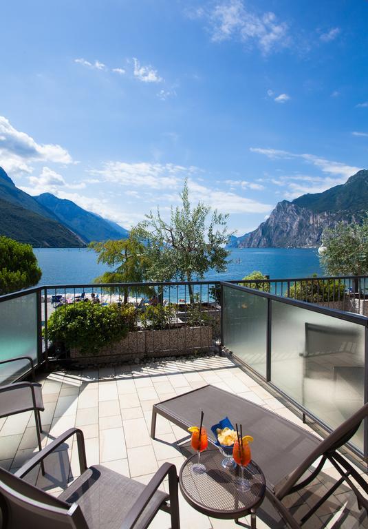 Hotel Lido Blu - Surf & Bike Torbole Sul Garda Ngoại thất bức ảnh