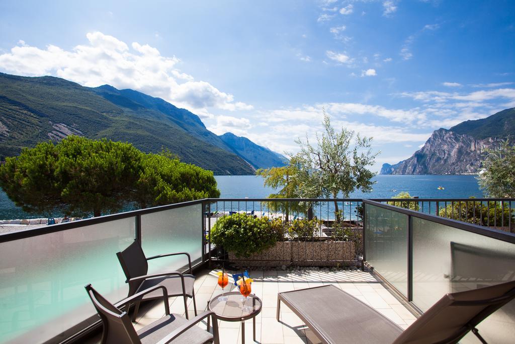 Hotel Lido Blu - Surf & Bike Torbole Sul Garda Ngoại thất bức ảnh