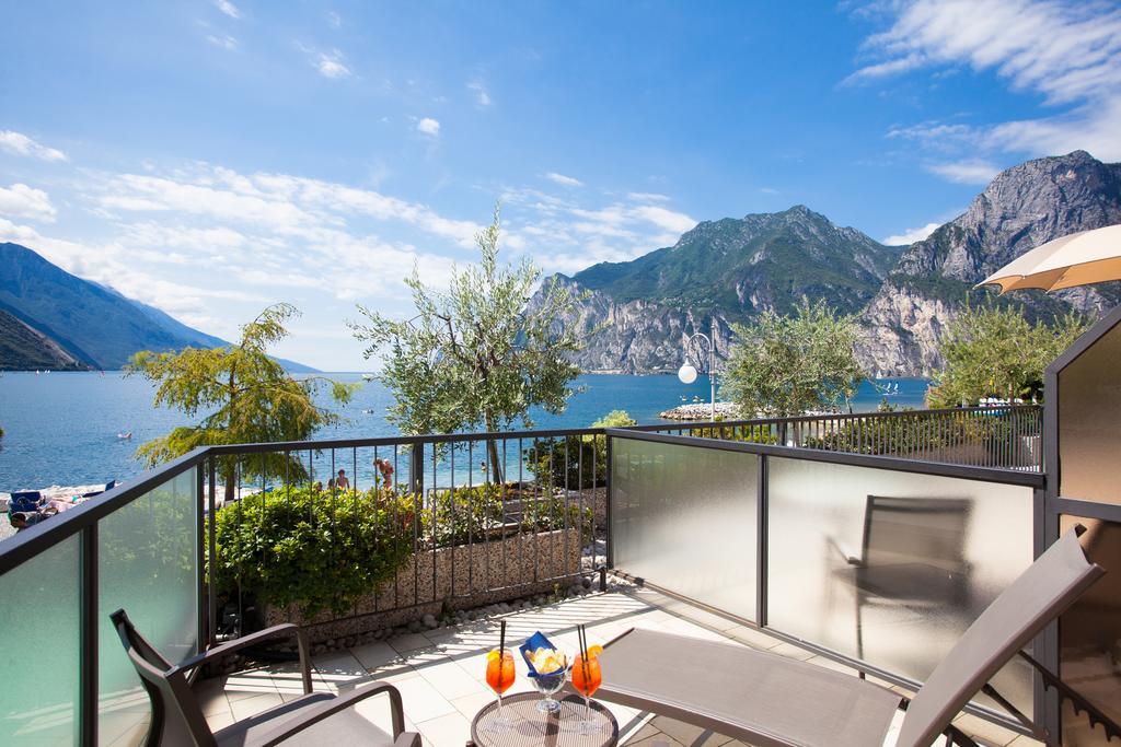 Hotel Lido Blu - Surf & Bike Torbole Sul Garda Ngoại thất bức ảnh