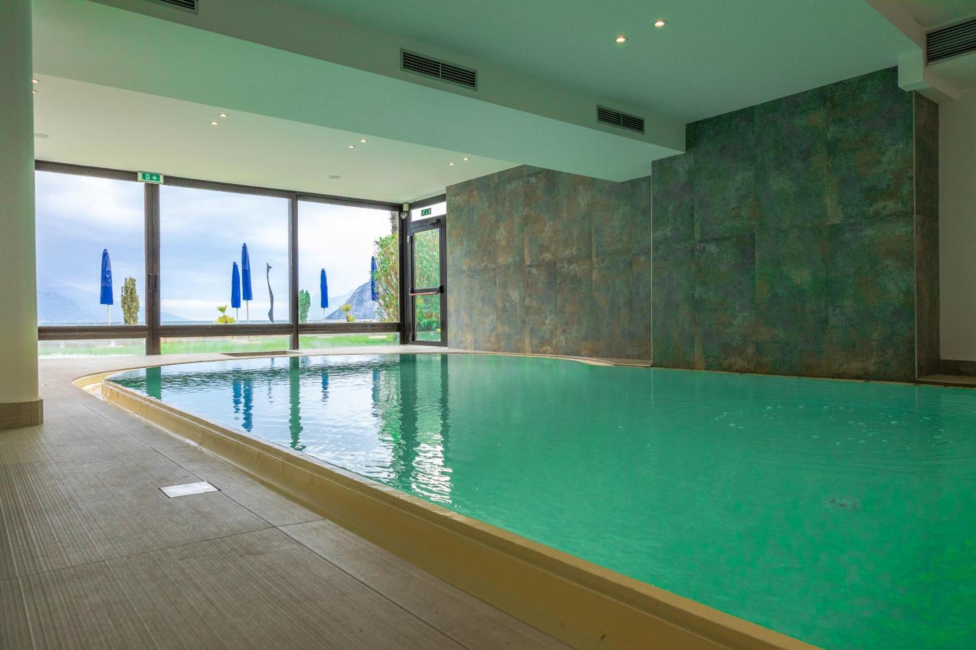 Hotel Lido Blu - Surf & Bike Torbole Sul Garda Ngoại thất bức ảnh
