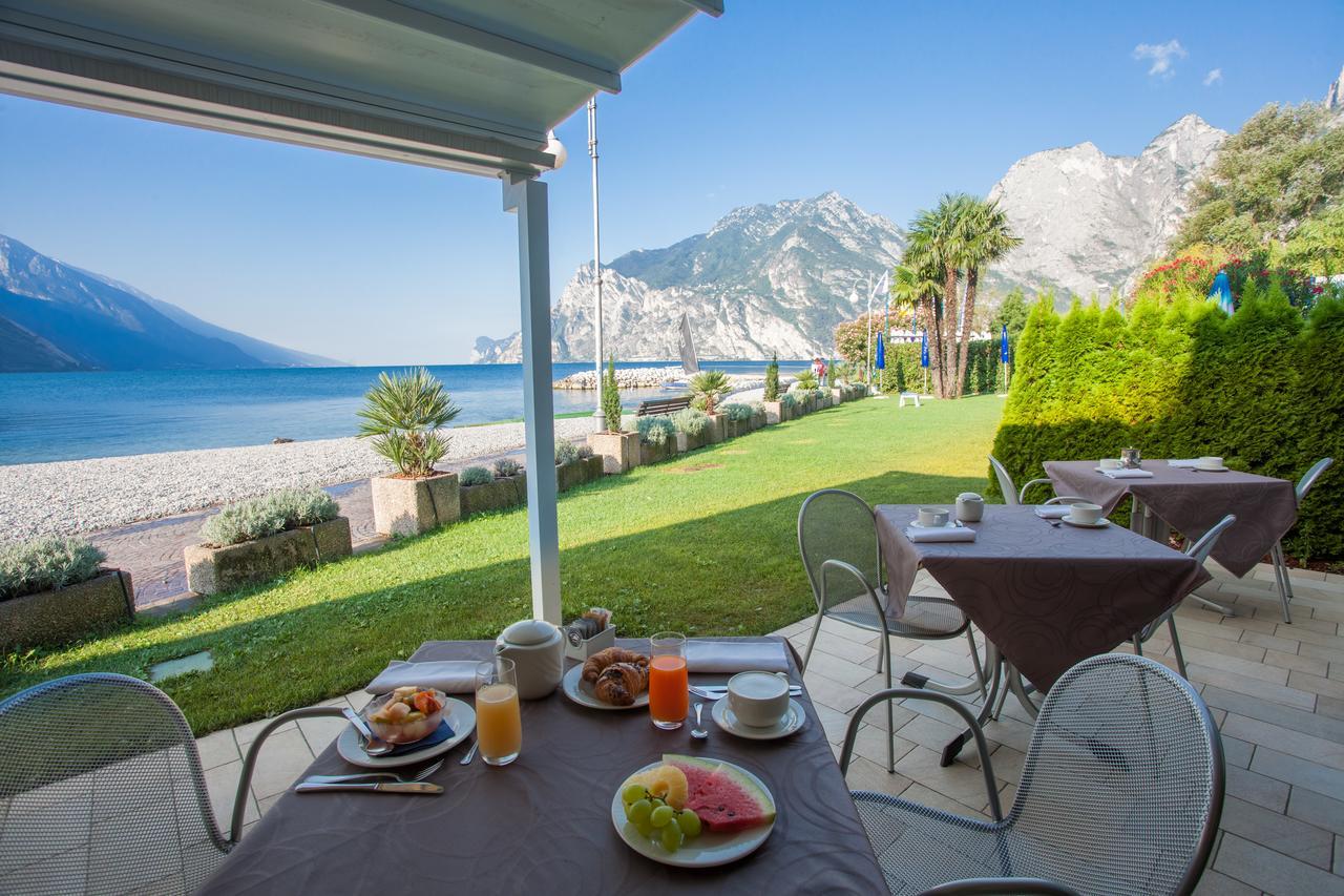 Hotel Lido Blu - Surf & Bike Torbole Sul Garda Ngoại thất bức ảnh