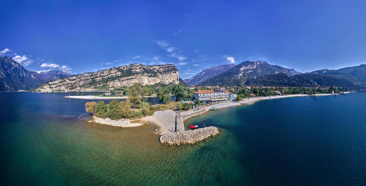 Hotel Lido Blu - Surf & Bike Torbole Sul Garda Ngoại thất bức ảnh