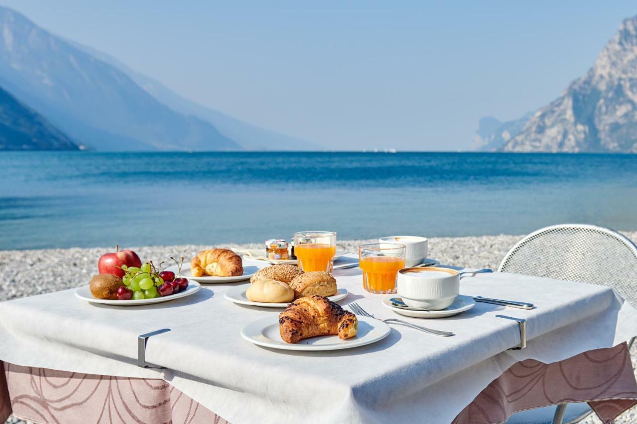 Hotel Lido Blu - Surf & Bike Torbole Sul Garda Ngoại thất bức ảnh