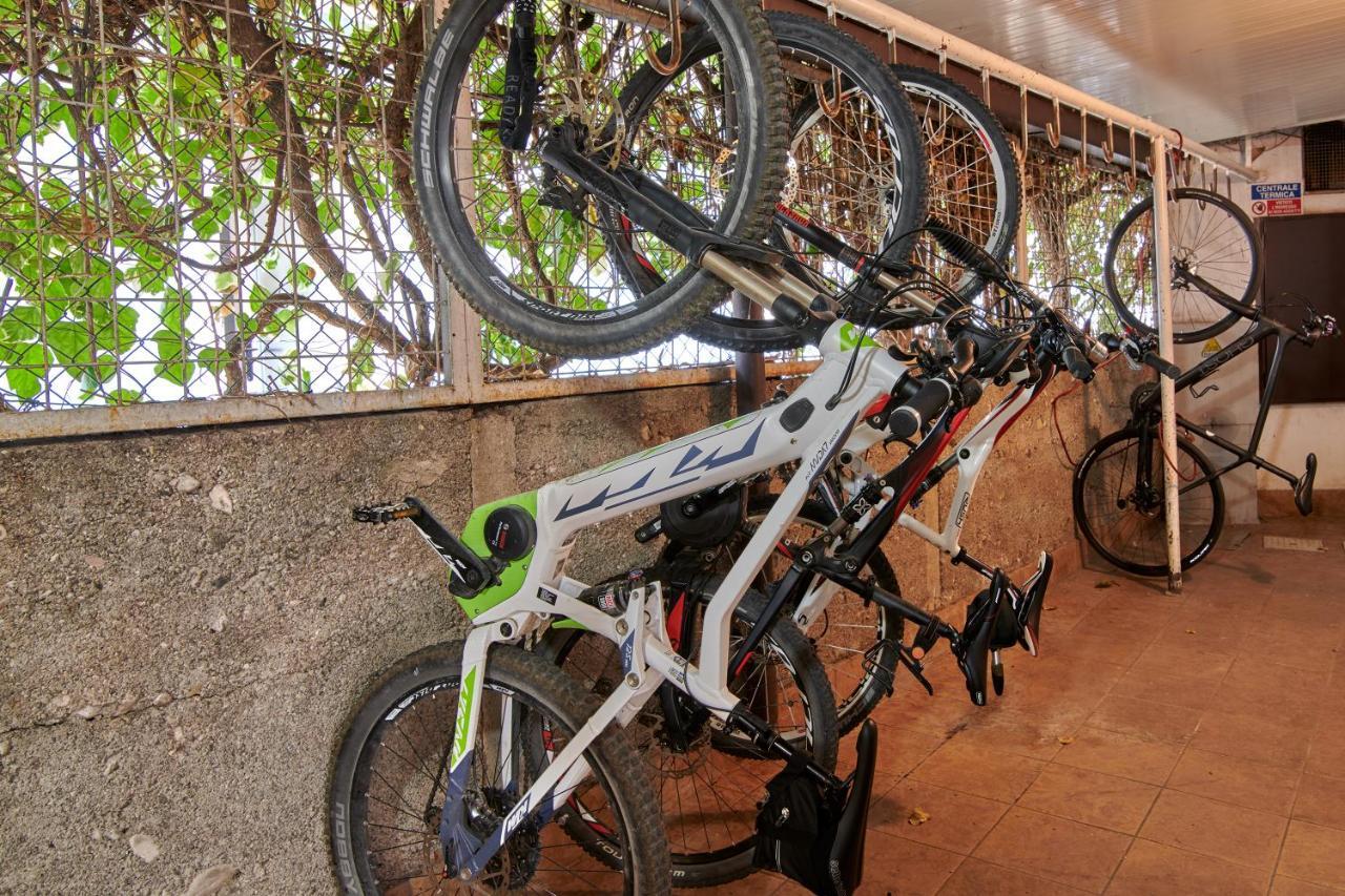 Hotel Lido Blu - Surf & Bike Torbole Sul Garda Ngoại thất bức ảnh